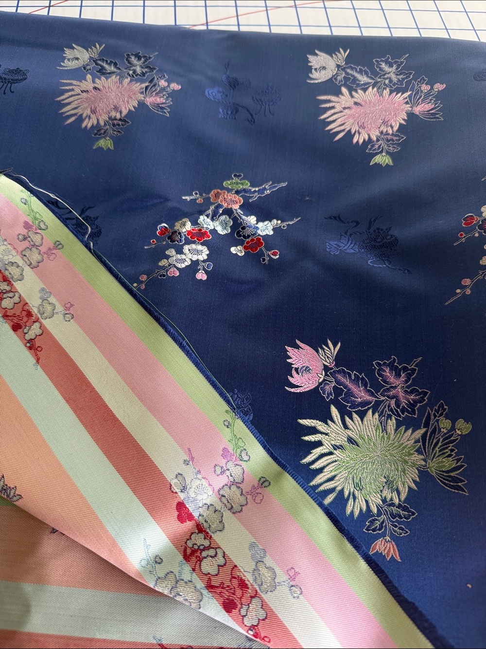 Vintage 1950s 60s Asian Brocade Satin Fabric Navy Floral Crane 4.75 Yds x 36 - Picture 14 of 16